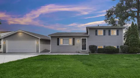 561 Eastwood Dr, Lowell, IN 46356