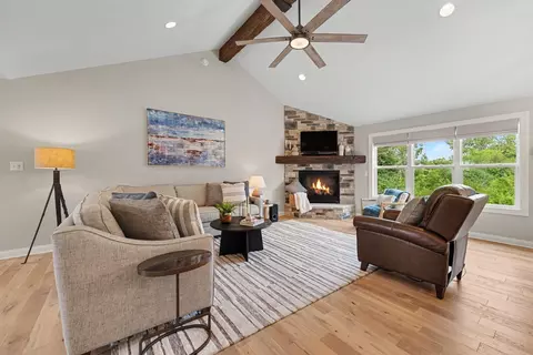 Living - 1002 Oak Grove Ct, Crown Point, IN 46307 photo 4 of 4