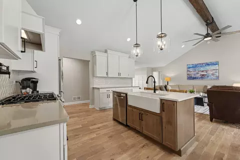 Kitchen - 1002 Oak Grove Ct, Crown Point, IN 46307 photo 3 of 4