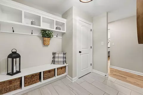 Entry Way - 1002 Oak Grove Ct, Crown Point, IN 46307 photo 3 of 3
