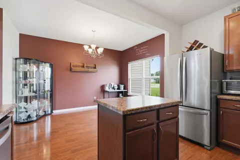 Kitchen - 7745 E 122nd Pl, Crown Point, IN 46307 photo 3 of 5