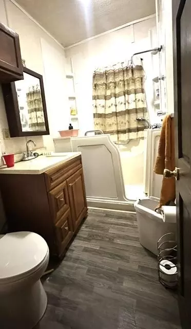 Bath - 1313 Delaware St, Gary, IN 46407 photo 1 of 2