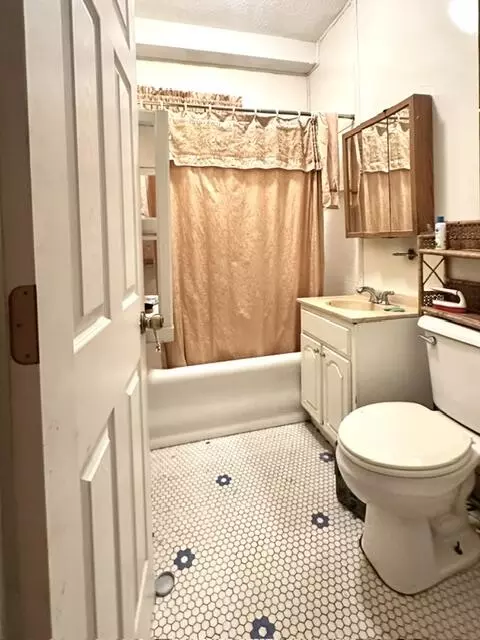 Bath - 1313 Delaware St, Gary, IN 46407 photo 2 of 2
