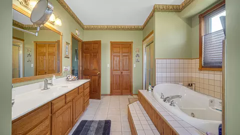 Bath - 147 E 700, Kouts, IN 46347 photo 2 of 4