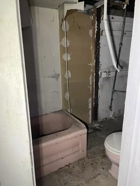 Bath - 2037 Delaware St, Gary, IN 46407 photo 1 of 1