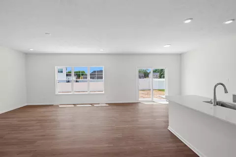 Living - 463 E 130th Ave, Crown Point, IN 46307 photo 1 of 4