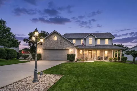 2252 Lennox Ln, Valparaiso, IN 46385