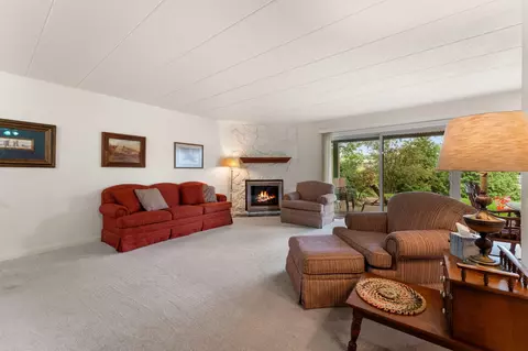 Living - 2511 E Lakeshore Dr #A2, Crown Point, IN 46307 photo 2 of 2