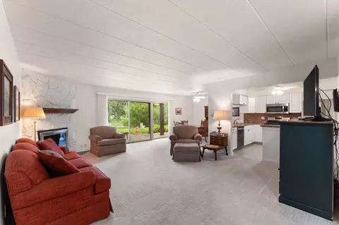Living - 2511 E Lakeshore Dr #A2, Crown Point, IN 46307 photo 1 of 2