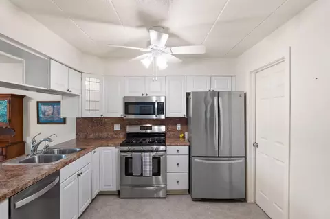 Kitchen - 2511 E Lakeshore Dr #A2, Crown Point, IN 46307 photo 1 of 4