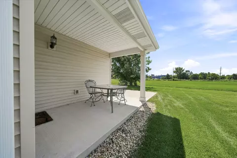 Exterior - 521 Blackstone Ct, Kouts, IN 46347 photo 7 of 9