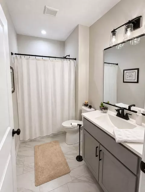 Bath - 707 Verdano Ter, Crown Point, IN 46307 photo 3 of 3