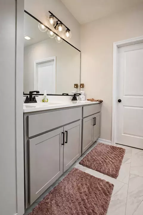 Bath - 707 Verdano Ter, Crown Point, IN 46307 photo 2 of 3