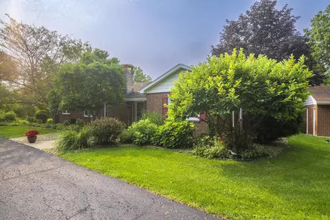 676 E Oak Hl, Chesterton, IN 46304