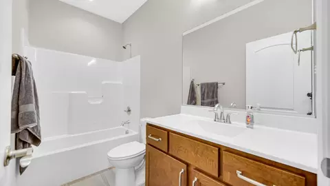 Bath - 10370 White Sand Ln #A, Dyer, IN 46311 photo 1 of 4