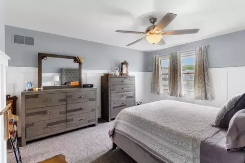 Bedroom - 810 Pheasant Dr, Crown Point, IN 46307 photo 2 of 4