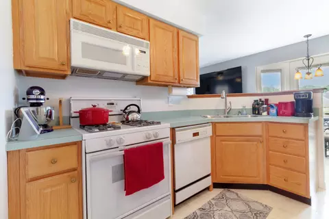 Kitchen - 810 Pheasant Dr, Crown Point, IN 46307 photo 1 of 4