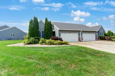Exterior - 810 Pheasant Dr, Crown Point, IN 46307 photo 4 of 5