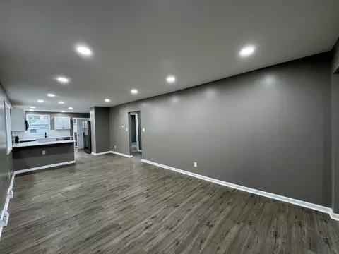 Living - 1724 Lake Ave, Whiting, IN 46394 photo 2 of 5