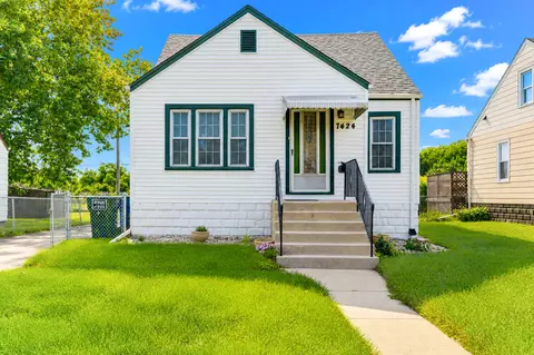 7424 S Mccook Ave, Hammond, IN 46323