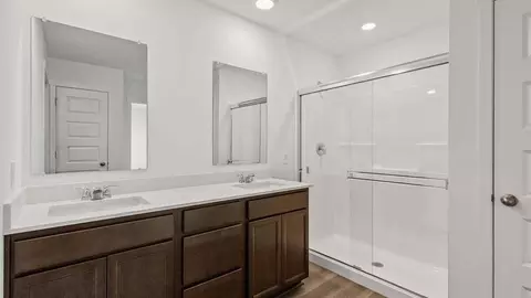 Bath - 7675 W 107th Pl, Crown Point, IN 46307 photo 3 of 4