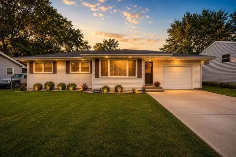 520 Park Ave, Chesterton, IN 46304