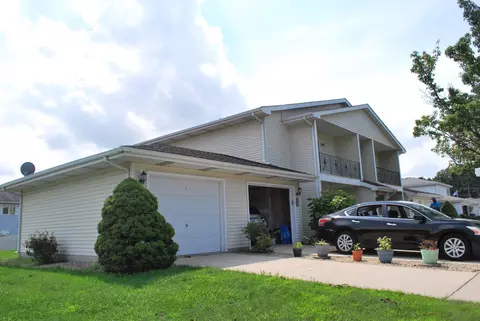 247 Barbara Jean Dr, Schererville, IN 46375
