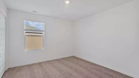 Bedroom - 38 Maximillian Dr, Hobart, IN 46342 photo 7 of 15