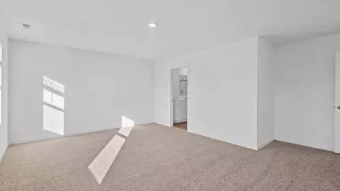 Bedroom - 38 Maximillian Dr, Hobart, IN 46342 photo 14 of 15