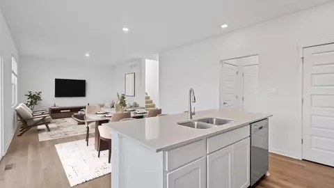 Kitchen - 38 Maximillian Dr, Hobart, IN 46342 photo 1 of 4