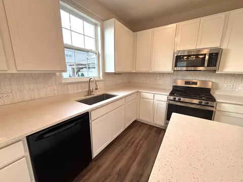 Kitchen - 10990 Arkansas Pl, Crown Point, IN 46307 photo 3 of 5