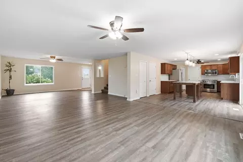 Living - 13984 Empress Ln, Dyer, IN 46311 photo 8 of 9