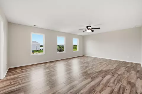 Living - 13984 Empress Ln, Dyer, IN 46311 photo 9 of 9