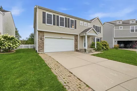 Exterior - 13984 Empress Ln, Dyer, IN 46311 photo 2 of 13