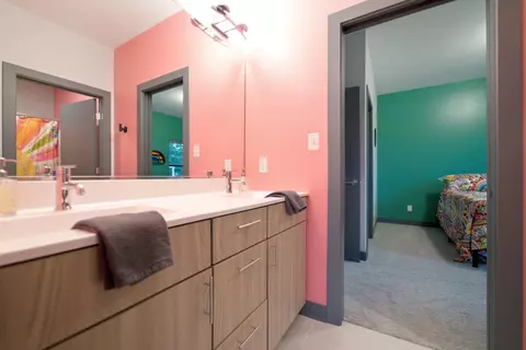 Bath - 349 Sawgrass Dr, Crown Point, IN 46307 photo 3 of 5