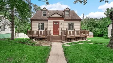 51 Deerpath Rd, Merrillville, IN 46410
