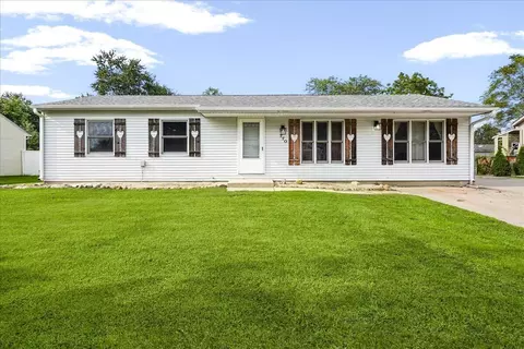 770 Mohawk Dr, Lowell, IN 46356