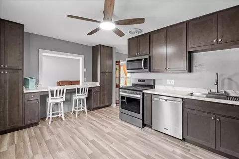 Kitchen - 770 Mohawk Dr, Lowell, IN 46356 photo 2 of 3