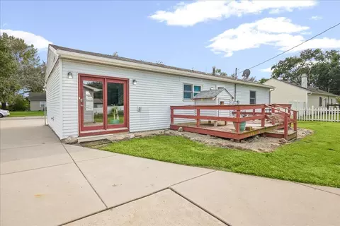 Exterior - 770 Mohawk Dr, Lowell, IN 46356 photo 2 of 5