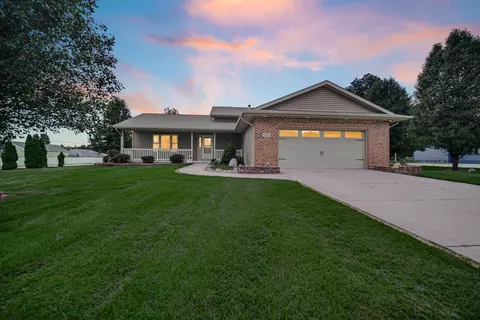 17472 Hawthorne Dr, Lowell, IN 46356
