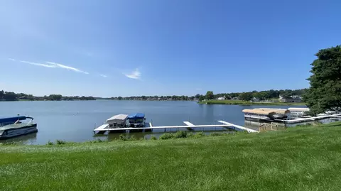 View/Area - 2523 E Lakeshore Dr #C-17, Crown Point, IN 46307 photo 6 of 7