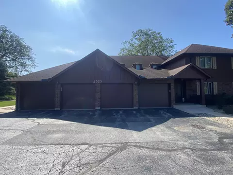 Exterior - 2523 E Lakeshore Dr #C-17, Crown Point, IN 46307 photo 5 of 16