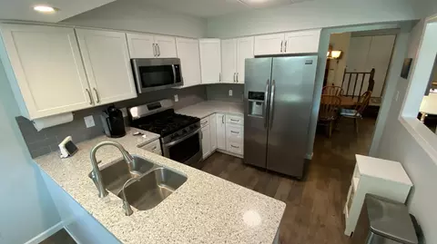 Kitchen - 2523 E Lakeshore Dr #C-17, Crown Point, IN 46307 photo 7 of 7