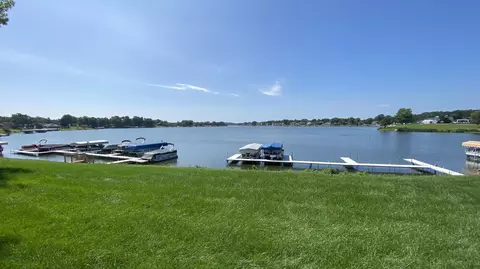 View/Area - 2523 E Lakeshore Dr #C-17, Crown Point, IN 46307 photo 3 of 7