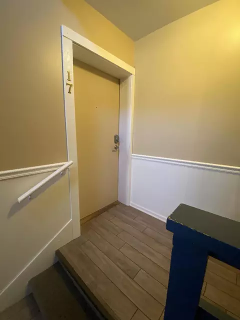 Entry Way - 2523 E Lakeshore Dr #C-17, Crown Point, IN 46307 photo 1 of 3