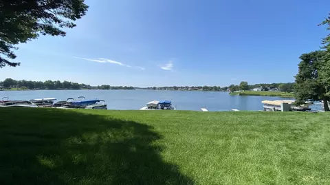 View/Area - 2523 E Lakeshore Dr #C-17, Crown Point, IN 46307 photo 4 of 7