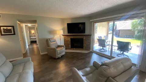 Living - 2523 E Lakeshore Dr #C-17, Crown Point, IN 46307 photo 1 of 10
