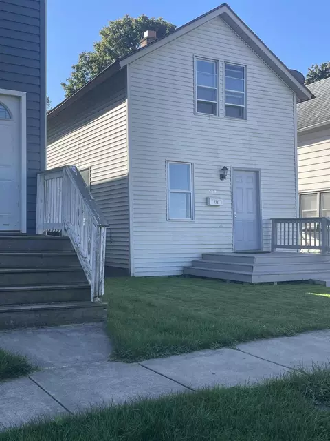 332 Grove St, La Porte, IN 46350