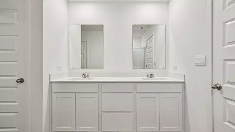 Bath - 7639 W 107th Pl, Crown Point, IN 46307 photo 2 of 2