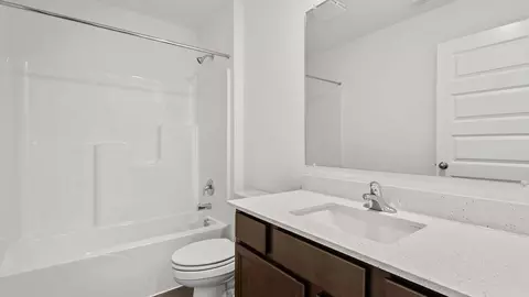Bath - 7621 W 107th Pl, Crown Point, IN 46307 photo 1 of 3